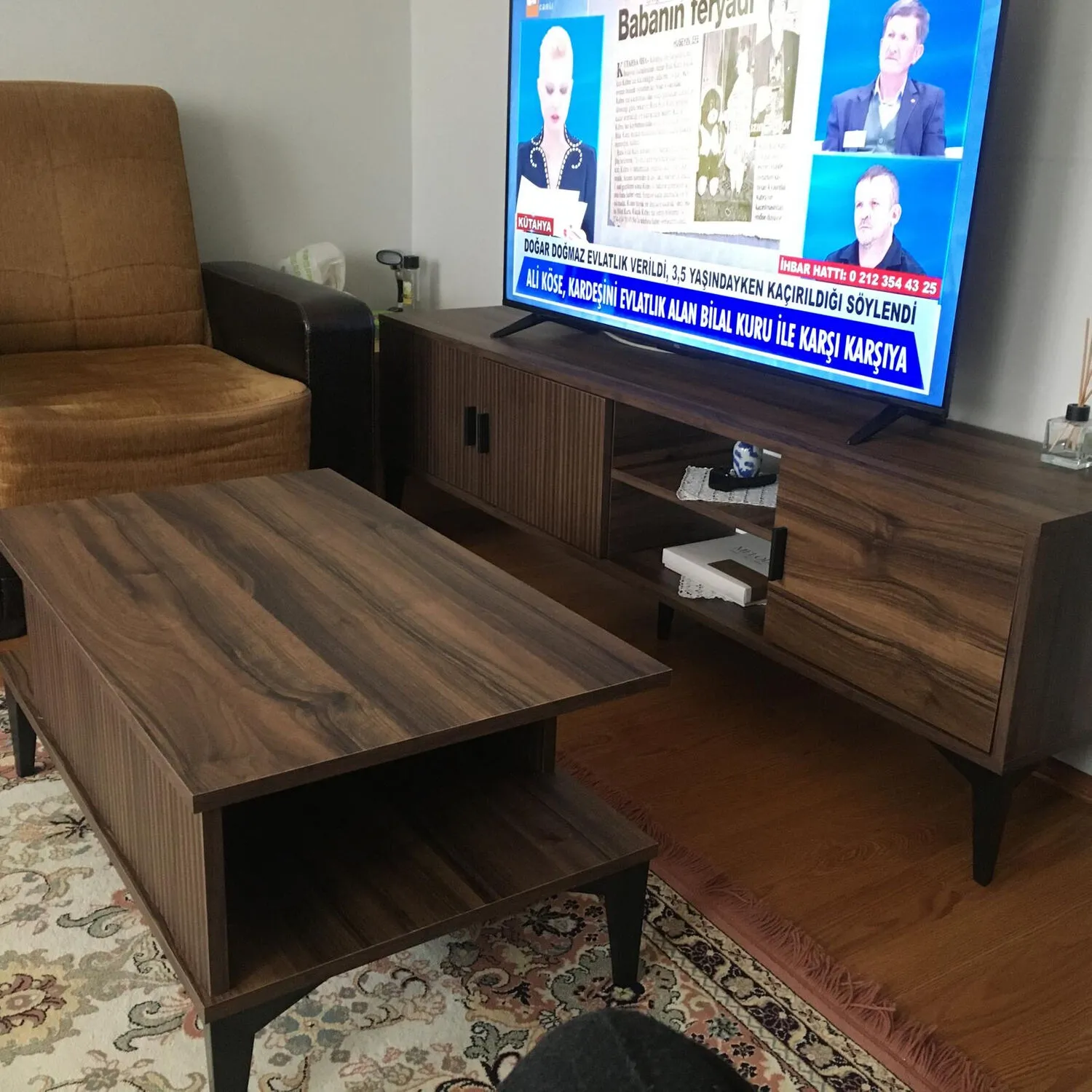 Cool Home Marin Tv Ünitesi 180 cm – Orta Sehpa Seti Çizgi Desenli , Raflı , Ceviz (Sandık)